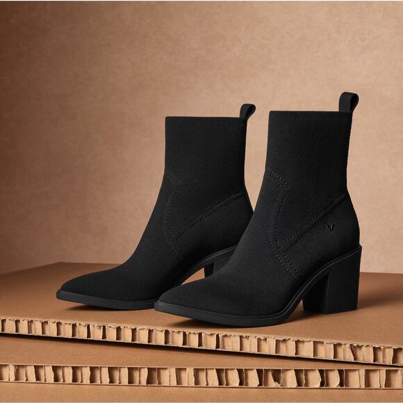 Vivaia Whitney Ankle Boot US 7.5 EU 38.5 Pointed Toe Slim Western Modern $199 - Picture 2 of 10